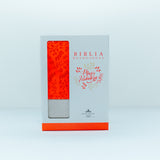 Biblia devocional Mujer Verdadera RVR60 - Duo-tono Coral (Spanish Edition) Leather Bound – August 20, 2019